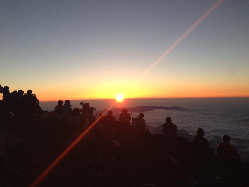 %e5%af%8c%e5%a3%ab%e5%b1%b1%e3%80%80%e6%9c%9d%e6%97%a53